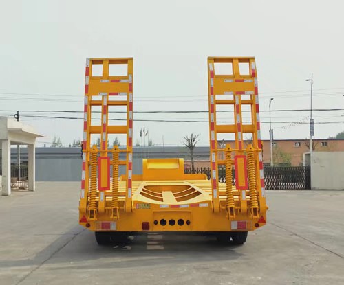 低平板半掛車(chē)廠(chǎng)家